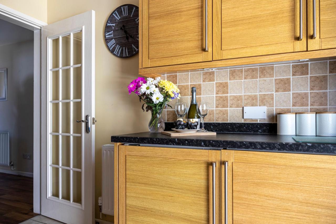 Fair View - Off Street Parking And Garden Villa Shrewsbury Bagian luar foto